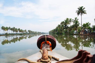 Tekne seyahat Asya su kanalında Kerala