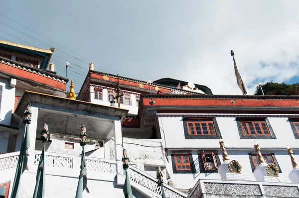 Tibetanska buddhistiska kloster på en höga Himalaya — Stockfoto