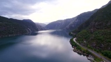 Norveç Nehri'nin havadan görünümü