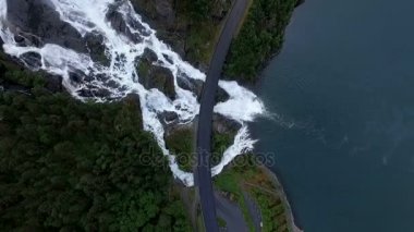 Hjellenfossen şelale üzerinde göster