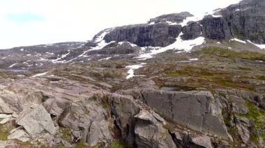 Norveç. Manzara. Trolltunga. Dağlar. 