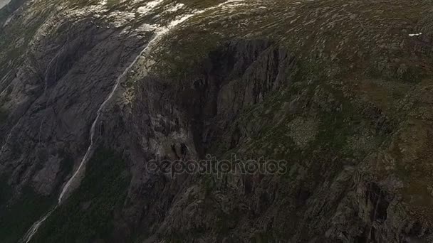 Noruega. Montanhas. Fiordes. Lago. Panorama pitoresco . — Vídeo de Stock