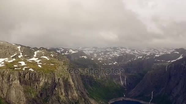 Berge. Norwegen. Umfrage. — Stockvideo