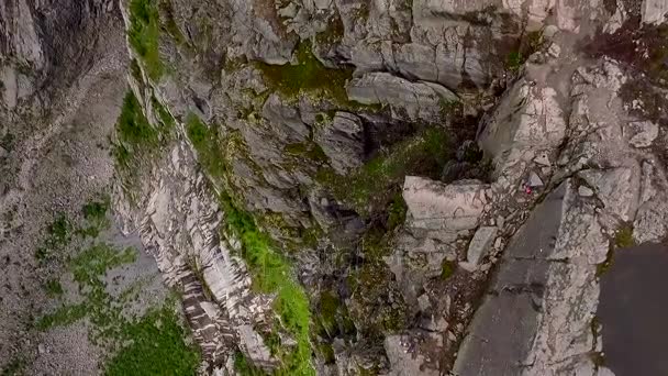 노르웨이. 산 및 가파른 절벽. — 비디오