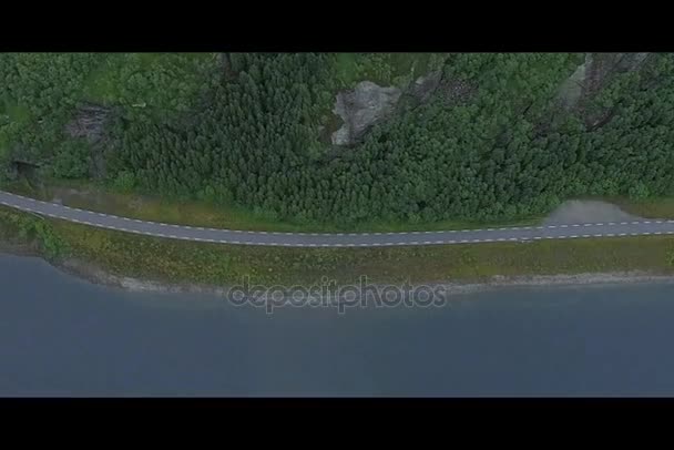 Norwegen. die Berge. Wald. der Weg zum Meer — Stockvideo