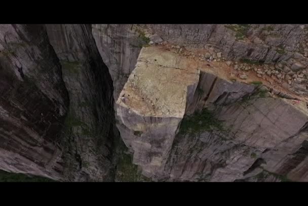 Sehenswürdigkeiten in Norwegen in der Nähe des Lysefjords: Kanzelfelsen — Stockvideo