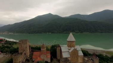 Gürcistan. Sakartvelo. Kale karmaşık Ananuri. Manastır. 