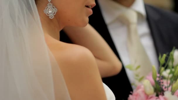 Düğün günü. Genç evli çift — Stok video