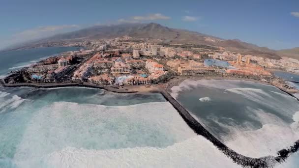 プラヤ ・ デ ・ ラス ・ アメリカス テネリフェ島の空撮の. — ストック動画