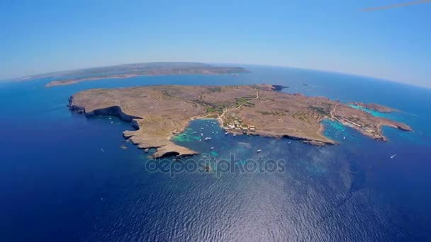 风光旖旎的岛屿的马耳他的鸟瞰图。空中的镜头. — 图库视频影像