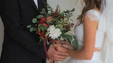 Gelin ve damat ile buket çiçek