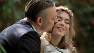 damat öpüşme şefkatle güzel gelin 