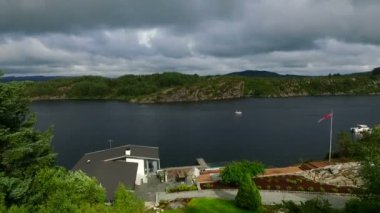 Bir restoranda düğün masası..