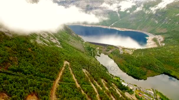 Noruega. hermoso paisaje de Noruega. Escalera de troll — Vídeo de stock