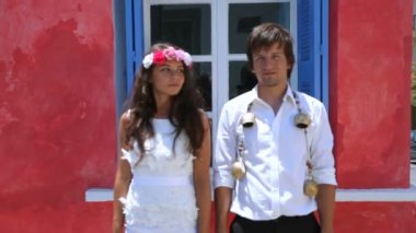 Güzel yeni evliler. Boho tarzı. Yunanistan