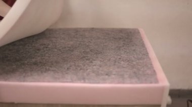 Usta oturma grupları oluşturmak için çalışıyor.