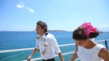 Set çalışan mutlu yeni evliler