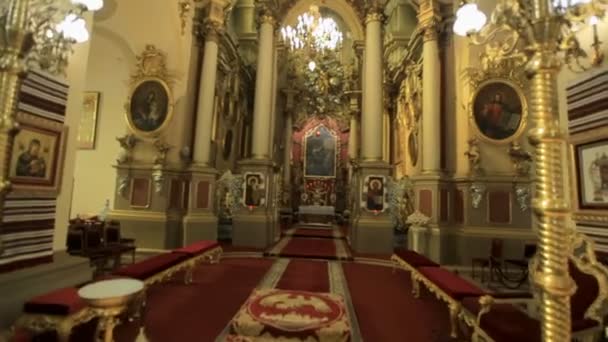 Bellissimo Interno Antica Chiesa Cattolica Con Affreschi — Video Stock