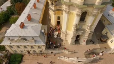 Cathedral St. Jura Lviv Ukrayna üzerinden uçan.