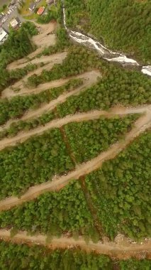 Norveç. Norveç 'in güzel manzarası. Trol Yolu Trol stijeni ya da Trol stigveien kıvrımlı dağ yolu