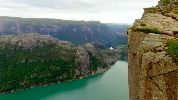 Veduta aerea dei fiordi norvegesi. Paesaggio affascinante — Video Stock