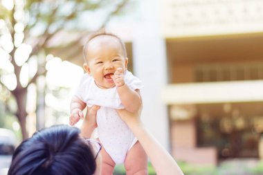 oynama ve park Bebek Bakımı anne
