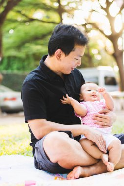  Baba Anne baba bebek Park'ta