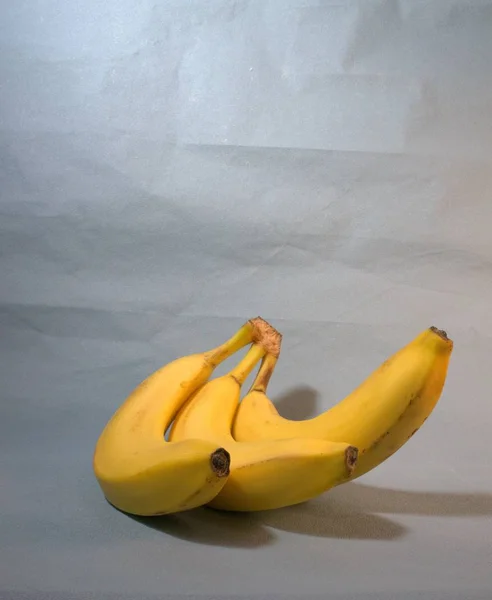 Banane Auf Einem Tiefen Hintergrund Poster — Stockfoto