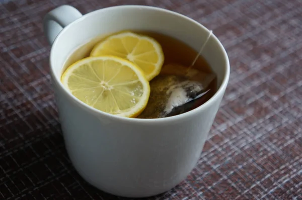 Une Tasse Thé Noir Fort Citron Sachet Thé Contre Virus — Photo