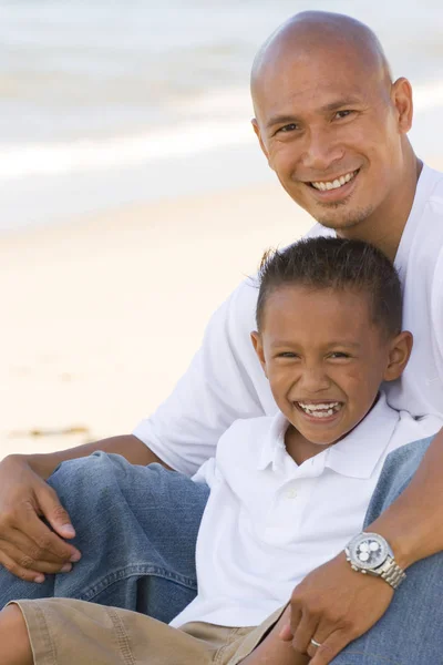 Portrait of an Asian father and son. — Stock Photo, Image