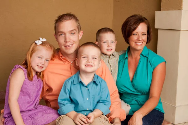 Happy loving parents and thier childern. — Stock Photo, Image