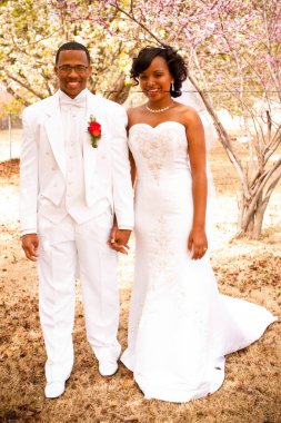 Gelin ve damat düğün gününde.