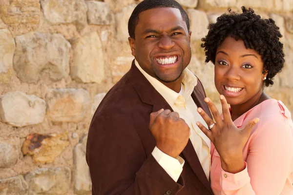 Retrato de una pareja afro-americana . — Foto de Stock