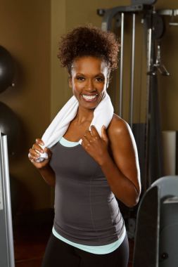 spor salonunda kadın.