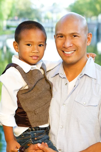 Asiatique père et son fils . — Photo