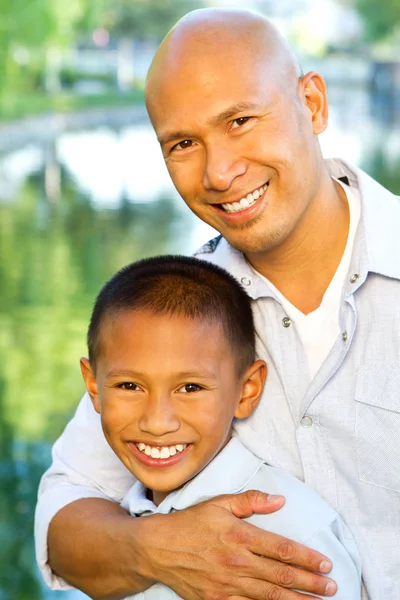 Asiatique père et son fils . — Photo