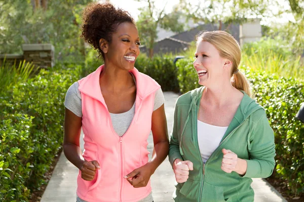 Friends talking and exercising. — Stock Photo, Image