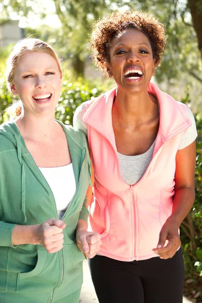 Friends talking and exercising. — Stock Photo, Image