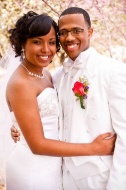 Gelin ve damat düğün gününde.