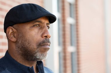 Afro-Amerikan erkekte olgun: derin düşünce.