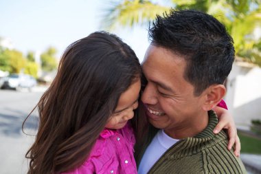 Asyalı baba kızı.