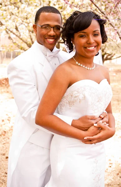 Gelin ve damat düğün gününde.