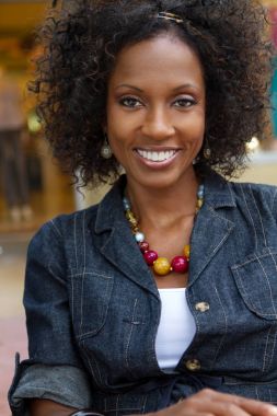 gülümseyen güzel Olgun kadın.