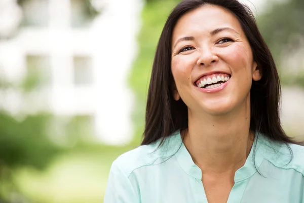 Portrait of an Asian woman smiling. — Stock Photo, Image