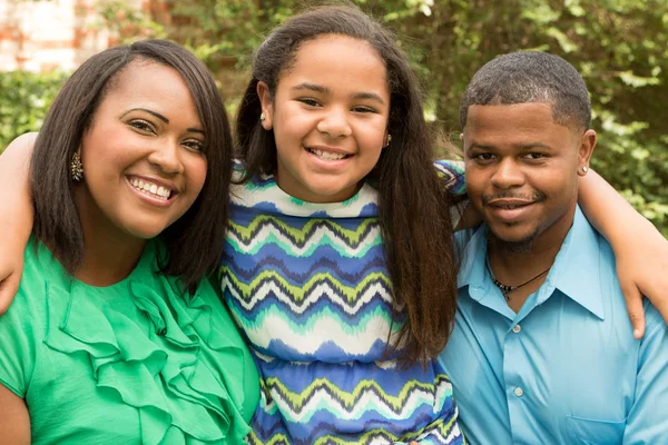 Счастливая афроамериканская семья . — стоковое фото