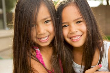 En iyi arkadaş ve kardeş.