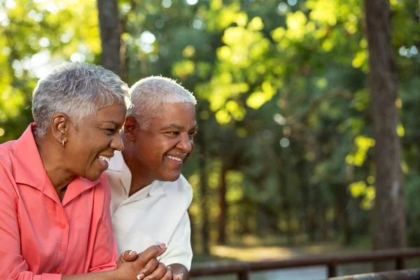 Pareja afroamericana madura — Foto de Stock