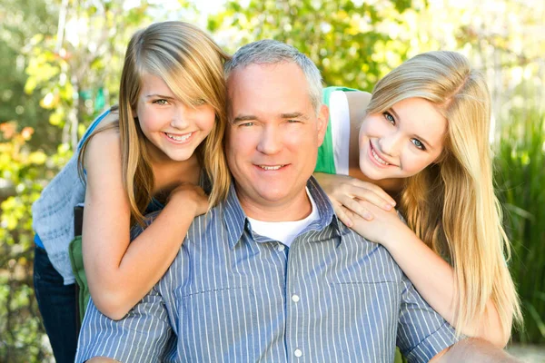 Gelukkig familie glimlachen. — Stockfoto