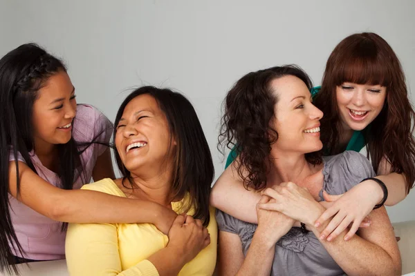 Diverso grupo de madres e hijas . — Foto de Stock