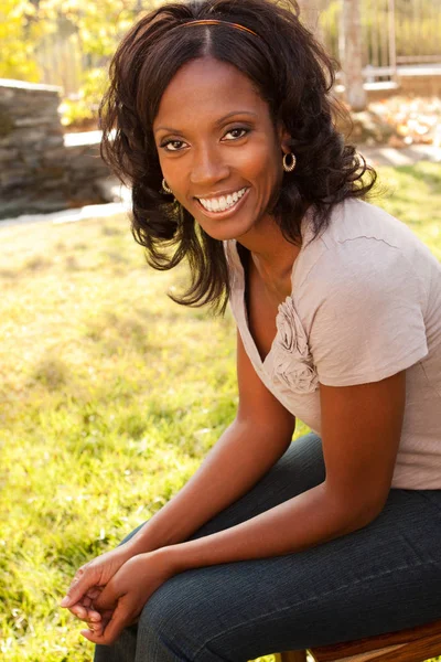 Piękne dojrzałe African American kobieta — Zdjęcie stockowe